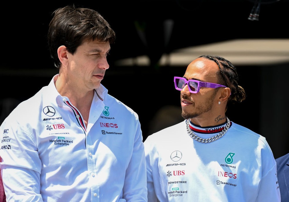 Toto Wolff, chefe da Mercedes, e Lewis Hamilton no GP de Miami — Foto: Doug Murray/Icon Sportswire via Getty Images