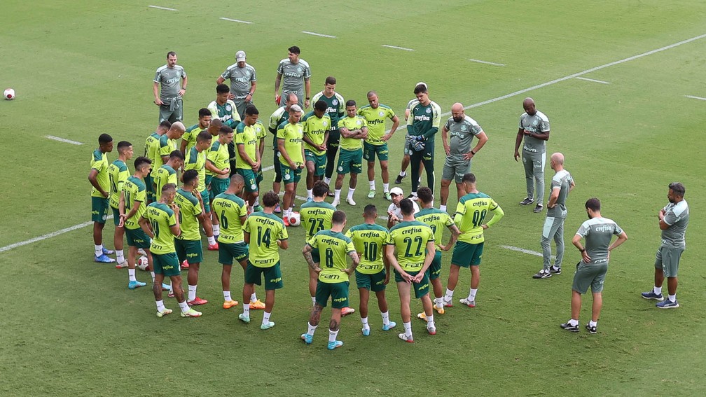 Conversa de Abel Ferreira com o elenco do Palmeiras na Academia — Foto: Cesar Greco / Ag. Palmeiras