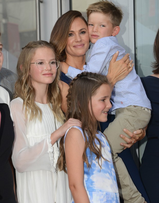 Jennifer Garner e os 3 filhos que têm com Ben Affleck: Violet, Seraphine e Samuel (Foto: Getty Images)