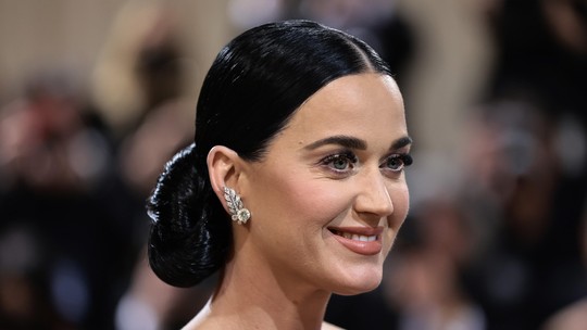 Katy Perry é acusada de mom shaming por participante do American Idol; entenda o caso