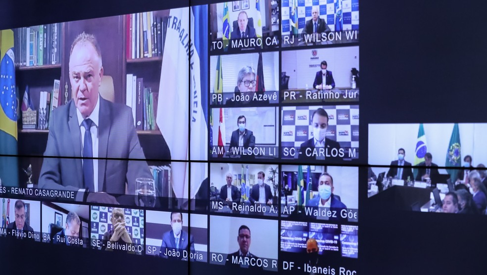 Governadores participaram de reunião com o presidente Jair Bolsonaro por videoconferência — Foto: Marcos Corrêa/PR