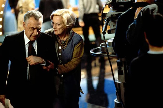 Philip Baker Hall e Eileen Ryan em cena de Magnólia (1999) (Foto: Divulgação/IMDB)
