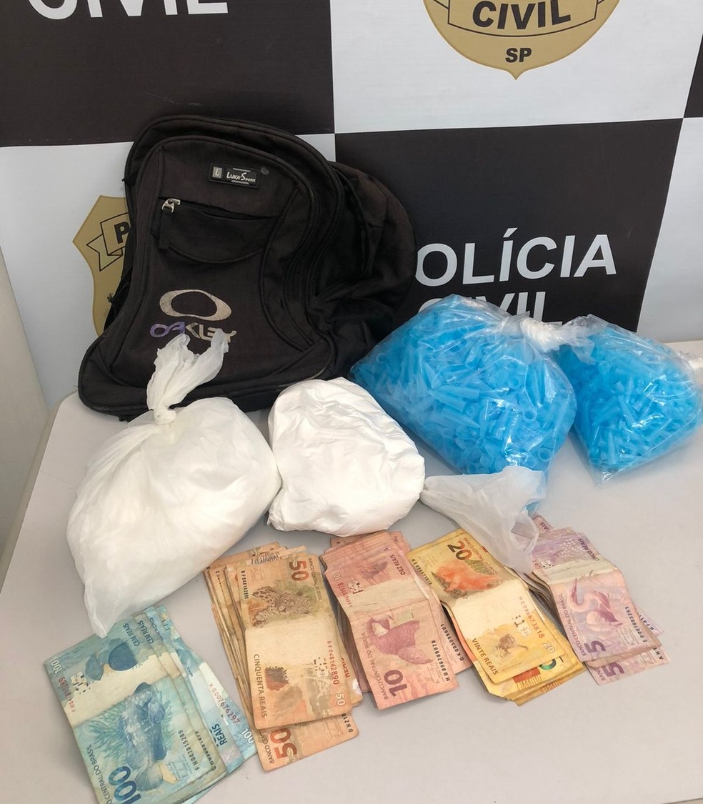 Polícia prende suspeito de tráfico com 1,5 kg de cocaína na mochila em Marília — Foto: Polícia Civil/Divulgação
