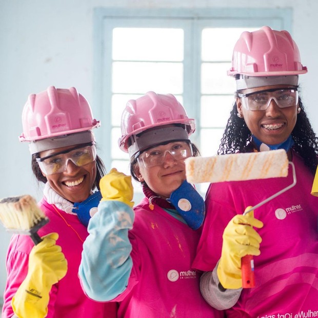 Construção civil: 3 projetos que capacitam mulheres de baixa renda  (Foto: Reprodução / Instagram / @mulheremconstrucao_oficial)