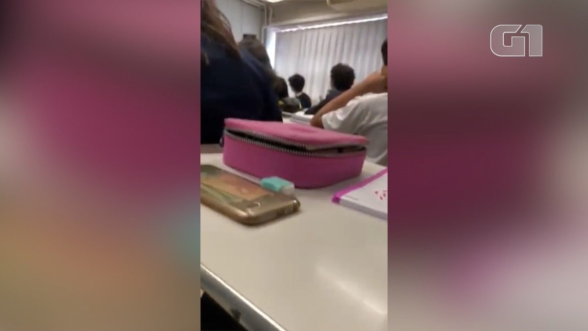 Professor é demitido após crítica a Bolsonaro durante aula em escola de São José; veja vídeo