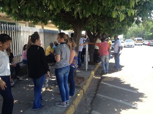 Moradores vão ao Velório Municipal de Matão para despedida (Foto: VC no G1)