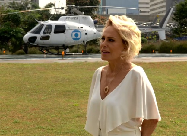 Ana Maria Braga chega de helicóptero para especial de 20 anos do Mais Você (Foto: Reprodução/TV Globo)