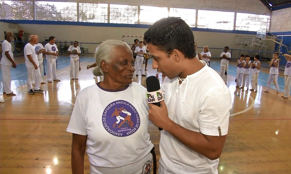 Dona Maria tem 93 anos e joga capoeira desde 2002 â Foto: ReproduÃ§Ã£o / TV Rio Sul