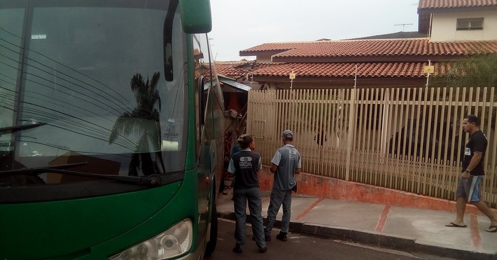 Acidente foi no Jardim das Rosas, em Presidente Prudente (Foto: Guilherme Custódio/cedida)