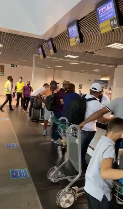 Passageiros reclamam de descaso em atraso de voos no aeroporto de Cuiabá