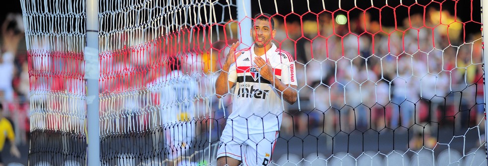 Diego Souza tem nove gols e lidera a artilharia do São Paulo no Brasileiro — Foto: Marcos Ribolli
