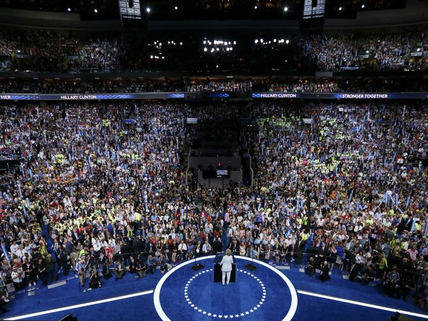 Hillary Clinton faz discurso de aceitação da candidatura na Convenção Democrata na Filadélfia (Foto: REUTERS/Rick Wilking)