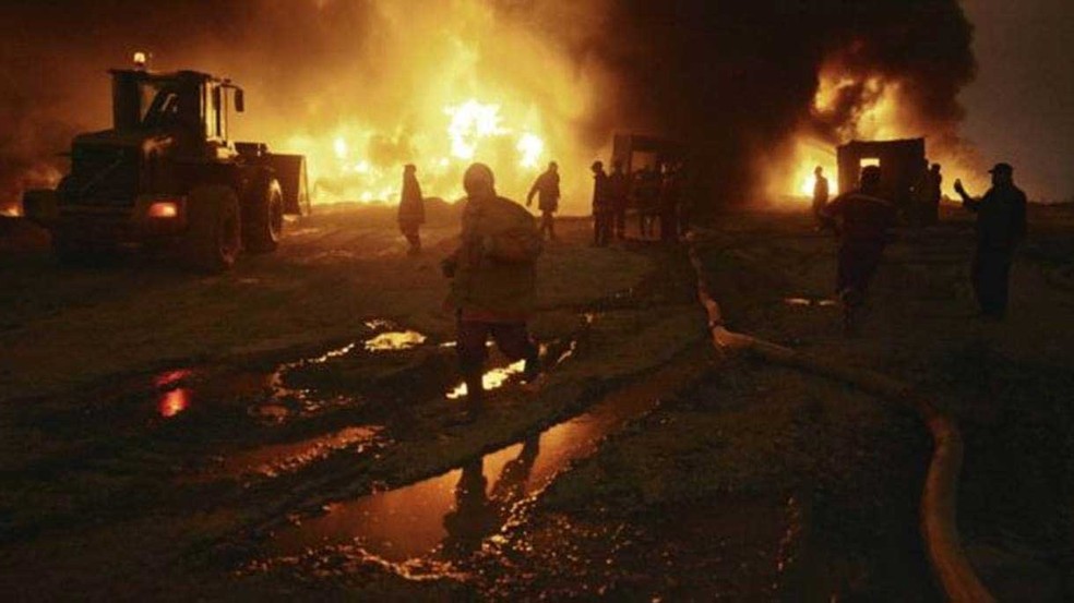 Incêndio atinge campos de petróleo (Foto: Oxfam)