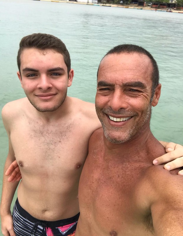Paulo Zulu com o filho mais velho, Patricl Mallmann (Foto: Reprodução Instagram)