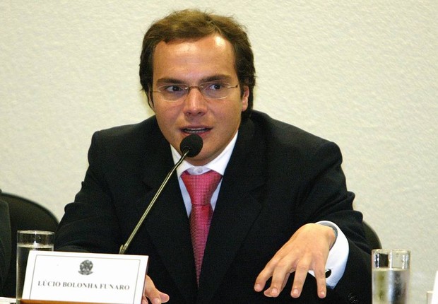 O doleiro Lúcio Bolonha Funaro em depoimento a CPI em 2006 (Foto: Roberto Stuckert Filho/Agência O Globo)
