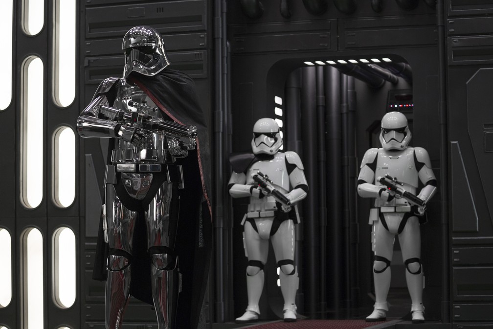 Stormtroopers em cena de 'Star Wars: Os últimos Jedi' — Foto: Divulgação/Disney
