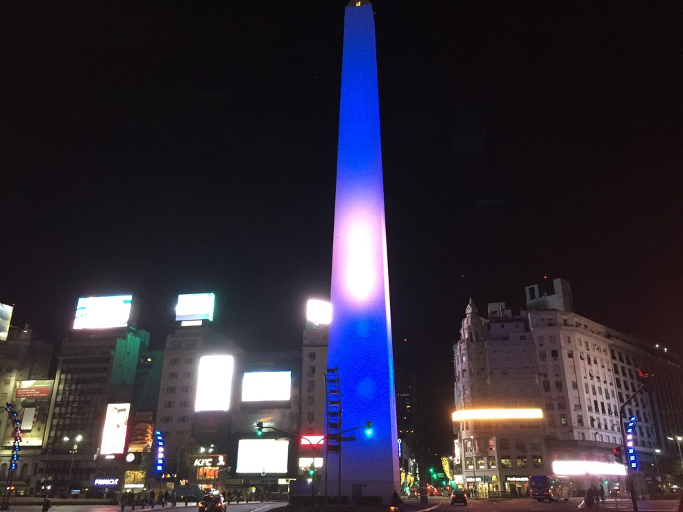 Obelisco se colore em apoio à seleção argentina (Foto: Daniel Mundim)