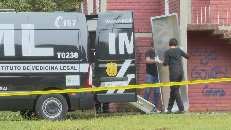 Polícia Civil faz perícia no Castelinho do Parque da Cidade após encontrar jovem morto no local  — Foto: TV Globo/Reprodução