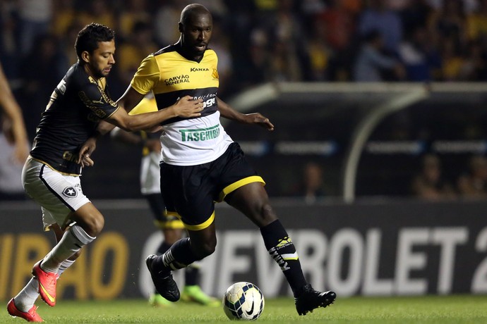 Rodrigo Souza Criciúma x Botafogo (Foto: Getty Imagens)