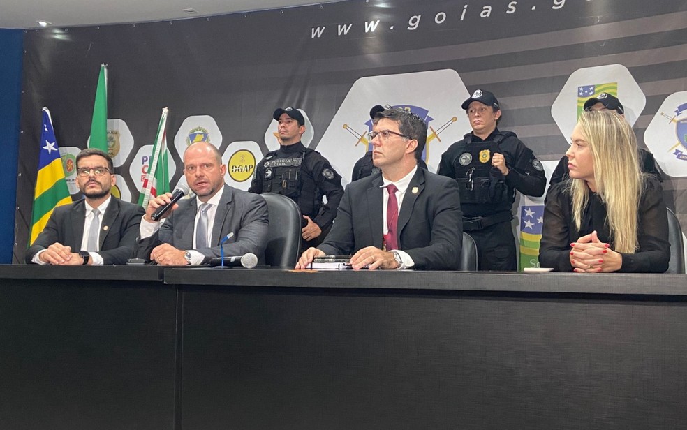 Coletiva de imprensa sobre a morte da esteticista Juscelia Silva em Abadia de Goiás — Foto: Rafael Oliveira/g1 Goiás