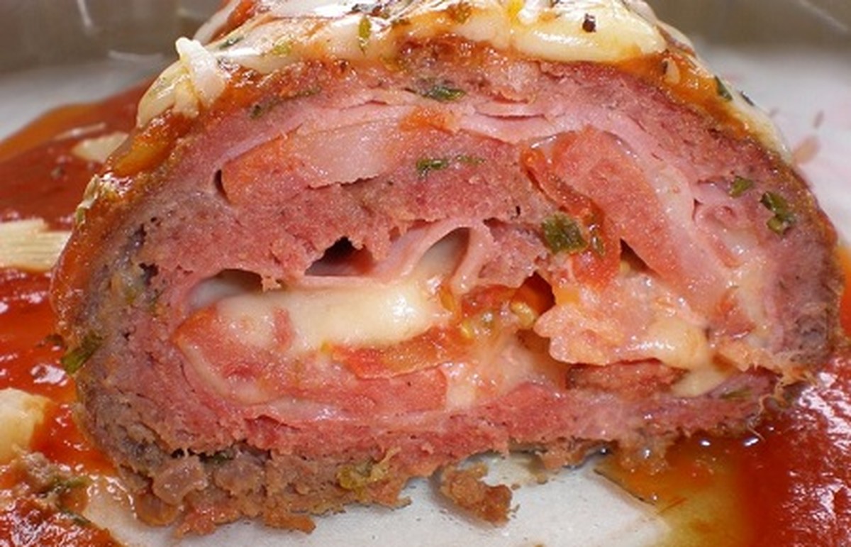 Котлета или рулетик с мяса фото