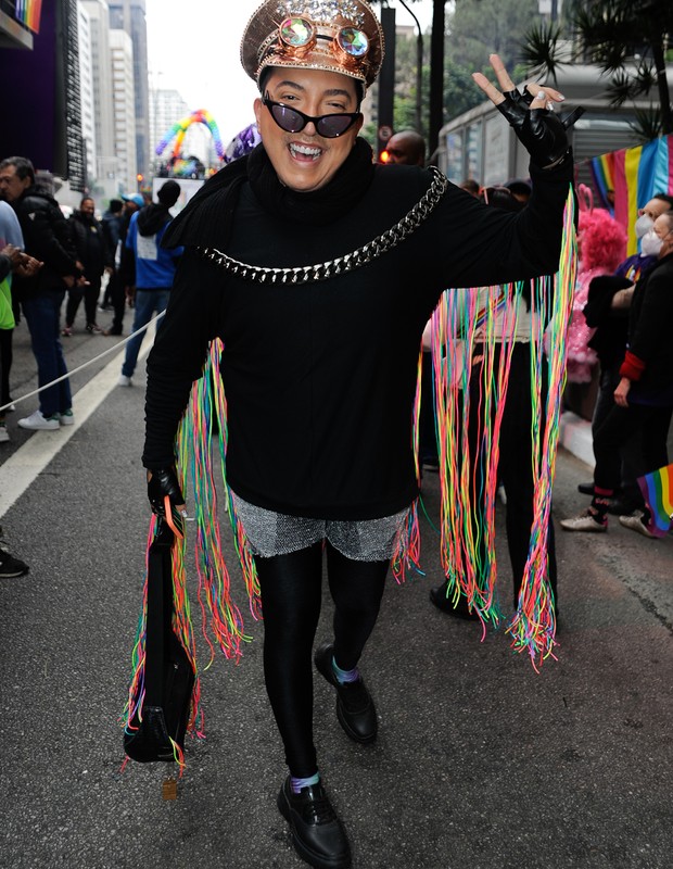 Diego Campagnolli na Parada do Orgulho LGBT+ (Foto: Eduardo Martins/AgNews)
