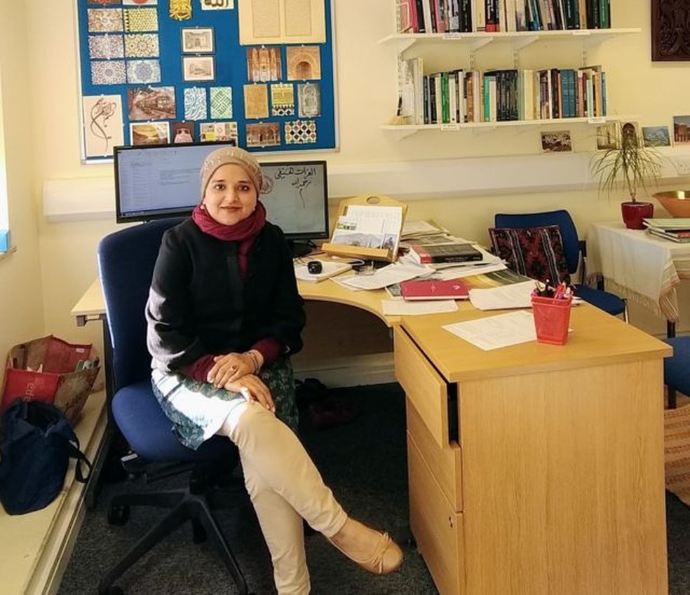 "Para mim, como historiadora e muçulmana, Cadija é uma figura inspiradora", diz Fozia Bora, professora associada de história islâmica na Universidade de Leeds, na Inglaterra — Foto: Fozia Bora/BBC