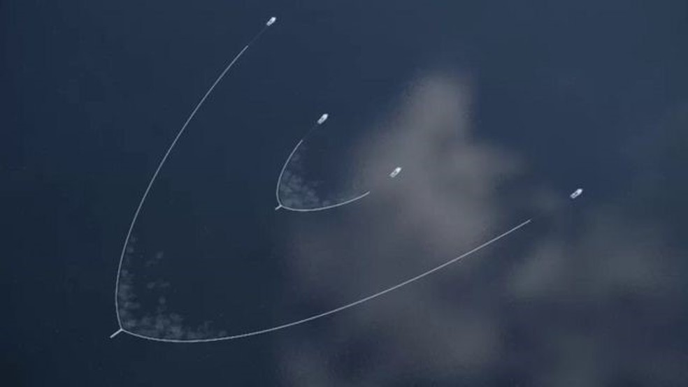 A Ocean Cleanup está desenvolvendo um novo sistema de limpeza com três vezes o tamanho do atual — Foto: THE OCEAN CLEANUP