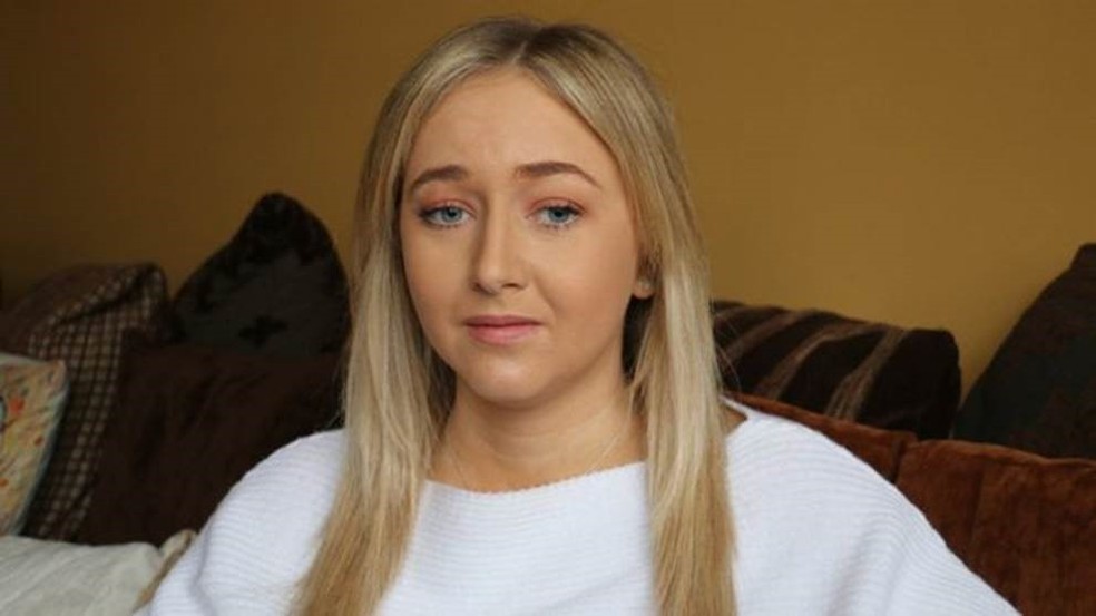 Hannah Powell perdeu a visÃ£o e os rins depois de tomar uma bebida misturada a uma substÃ¢ncia perigosa â€” Foto: BBC