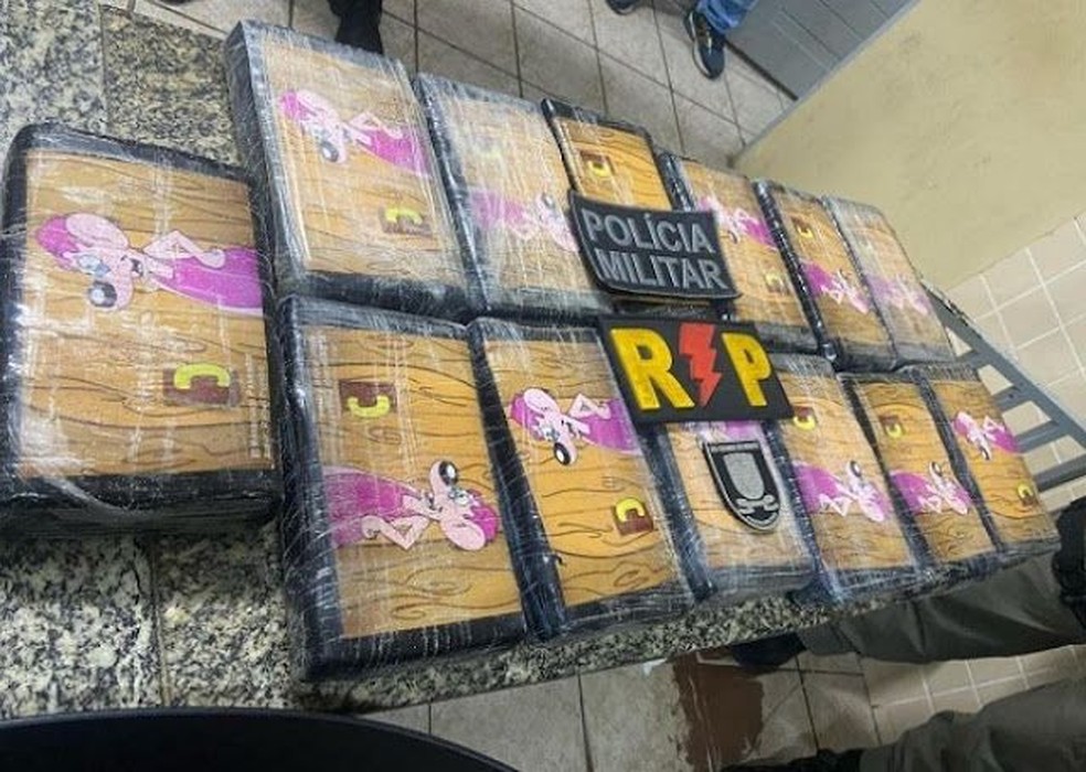 Pasta base de coca&iacute;na encontrada enterrada em praia do RN &mdash; Foto: PM/Divulga&ccedil;&atilde;o 