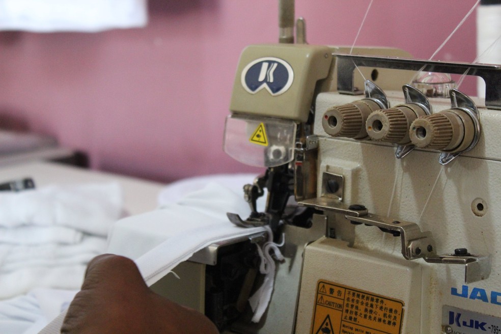 Máscaras confeccionadas por presos serão distribuídas no dia da votação em Pimenta Bueno e Primavera de RO — Foto: Jheniffer Núbia/ G1 RO