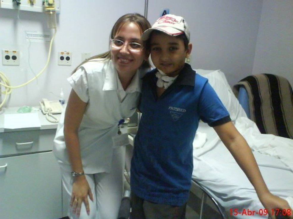 Aos 11 anos, Fabio passou por uma cirurgia de reconstrução facial — Foto: Arquivo pessoal