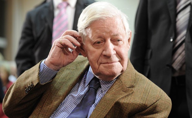 Der ehemalige deutsche Bundeskanzler Helmut Schmidt auf einem Foto von 2011 (Foto: Fabian Bimmer/AFP) Der ehemalige deutsche Bundeskanzler Helmut Schmidt auf einem Foto von 2011 (Foto: Fabian Bimmer/AFP)