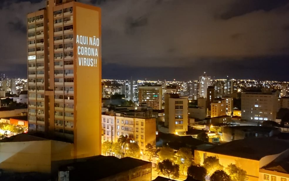 Amigos Projetam Mensagens De Esperanca E Orientacao Sobre O Coronavirus Em Predios De Goiania Goias G1