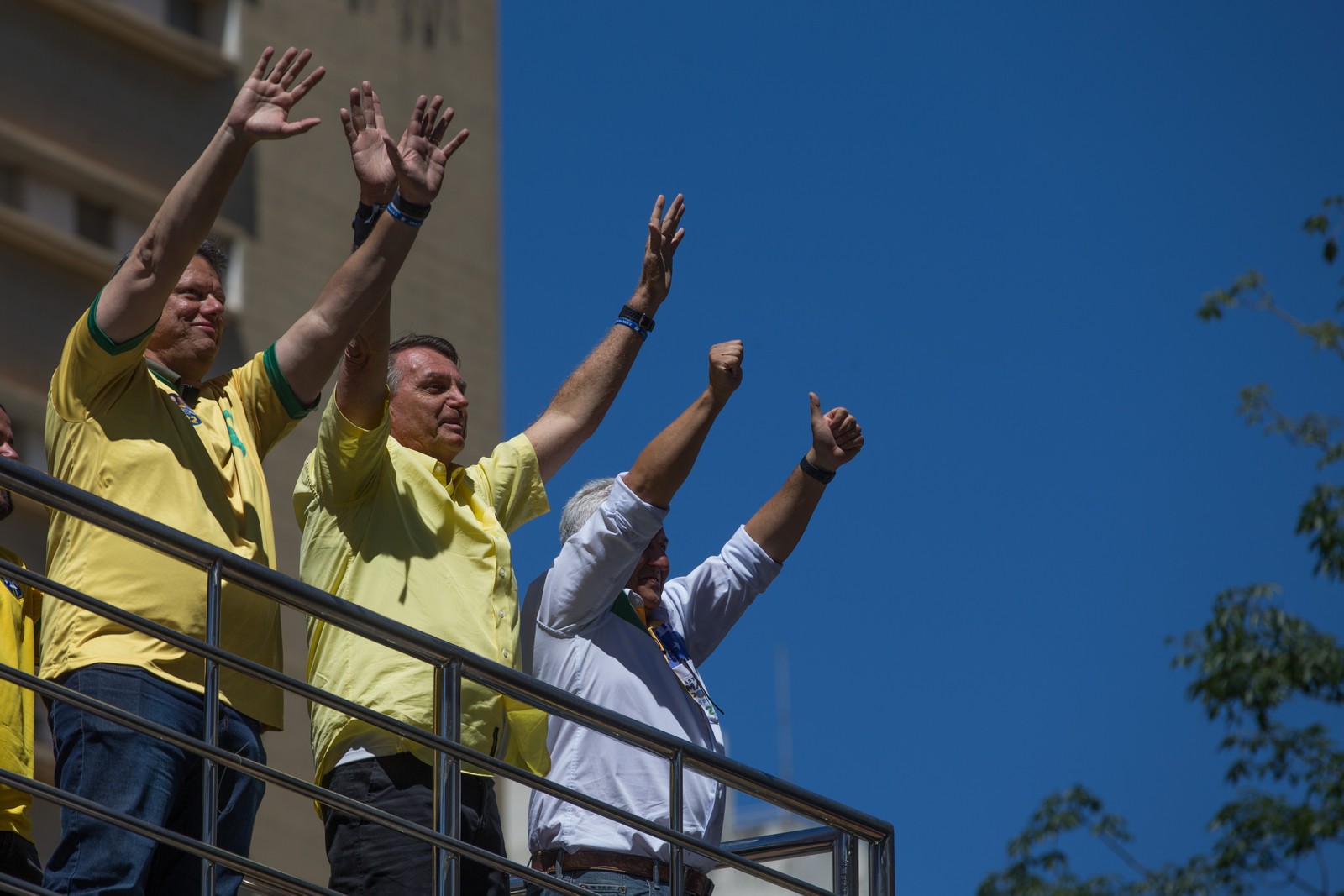 Bolsonaro durante comício com o candidato a governador Tarcísio Freitas (Republicanos) em Campinas — Foto: Edilson Dantas/Agência O Globo