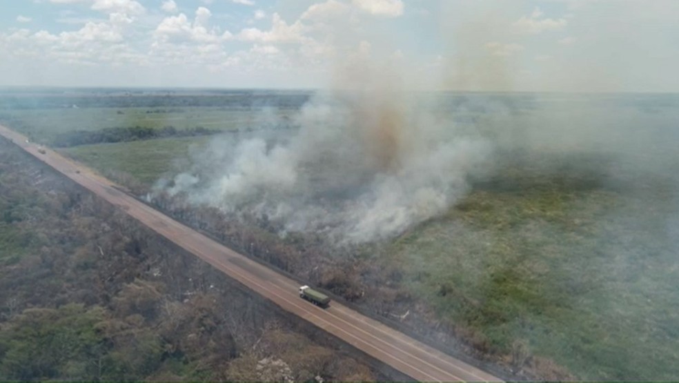 Incêndio no Parque Nacional de Ilha Grande é controlado, dizem bombeiros — Foto: Reprodução/RPC