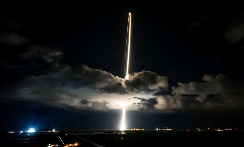 Lucy deixou no sábado a Terra a bordo de um foguete Atlas, da United Launch Alliance (Foto: Reuters via BBC News)