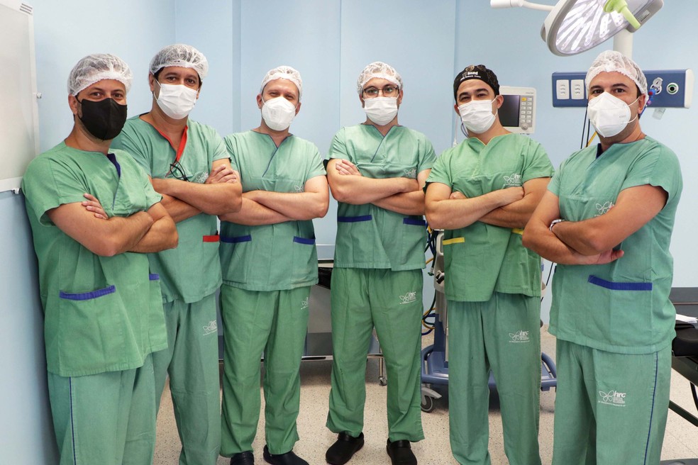 Da esquerda para a direita: Felipe de Almeida e Paula, Ravísio Israel Jr., Fábio Peretti, Felipe Moura,  Alexandre César Santos e Matheus Alessi — Foto: AI Hospital de Esperança