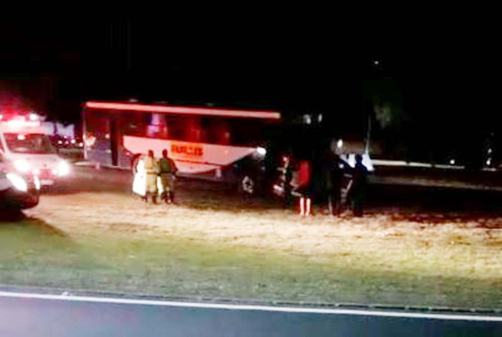Motorista morre após acidente entre carro e ônibus em Pratânia — Foto: Arquivo pessoal