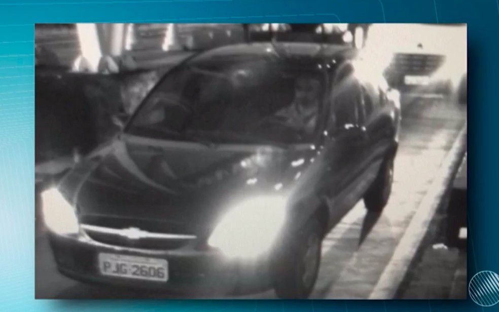 Carro do empresário foi visto em praça de pedágio (Foto: Reprodução/TV Sudoeste)