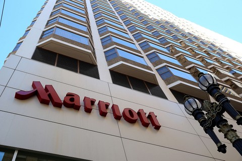  2015 deu as boas-vindas a um novo líder no setor hoteleiro. A rede de hotéis Marriott adquiriu a Starwood, proprietária de marcas como Sheraton, para formar um grupo com 5,5 mil unidades, 1,1 milhão de quartos e presença em mais de 100 países
