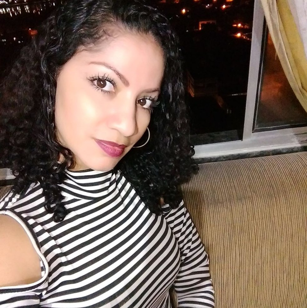 Cristina Mello do Rosário, de 34 anos, foi assassinada pelo companheiro — Foto: Reprodução/Facebook