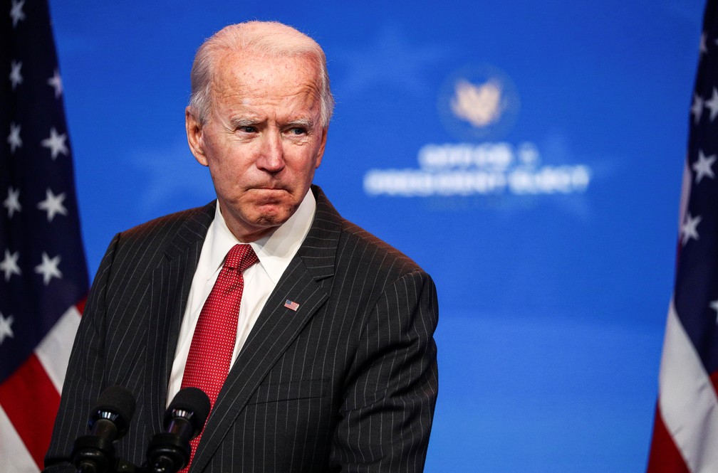 Joe Biden, eleito presidente dos EUA, durante coletiva de imprensa em Wilmington nesta quinta-feira (19) — Foto: Tom Brenner/Reuters