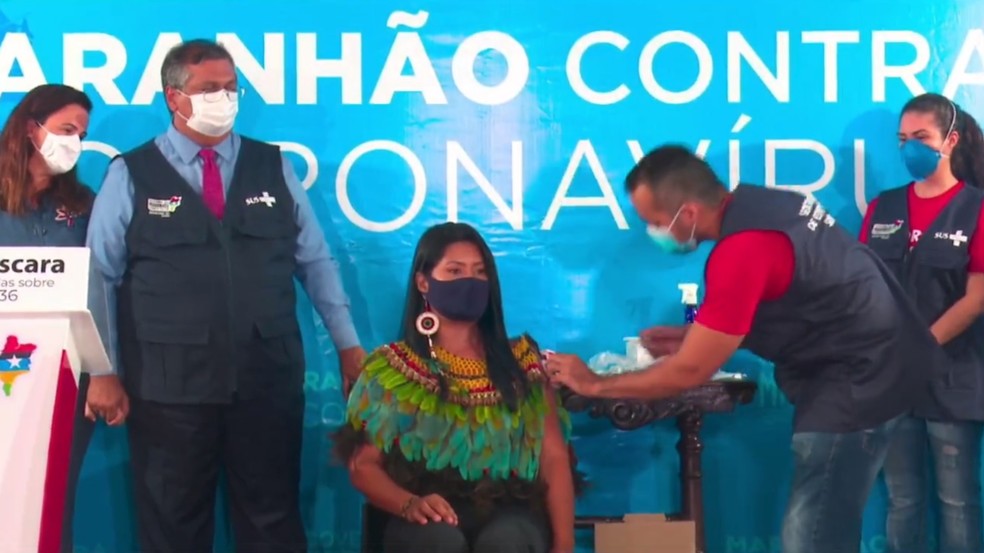 Indígena Fabiana Guajajara foi a segunda pessoa a receber a vacina contra a Covid-19 no Maranhão — Foto: Reprodução/Gov do Maranhão