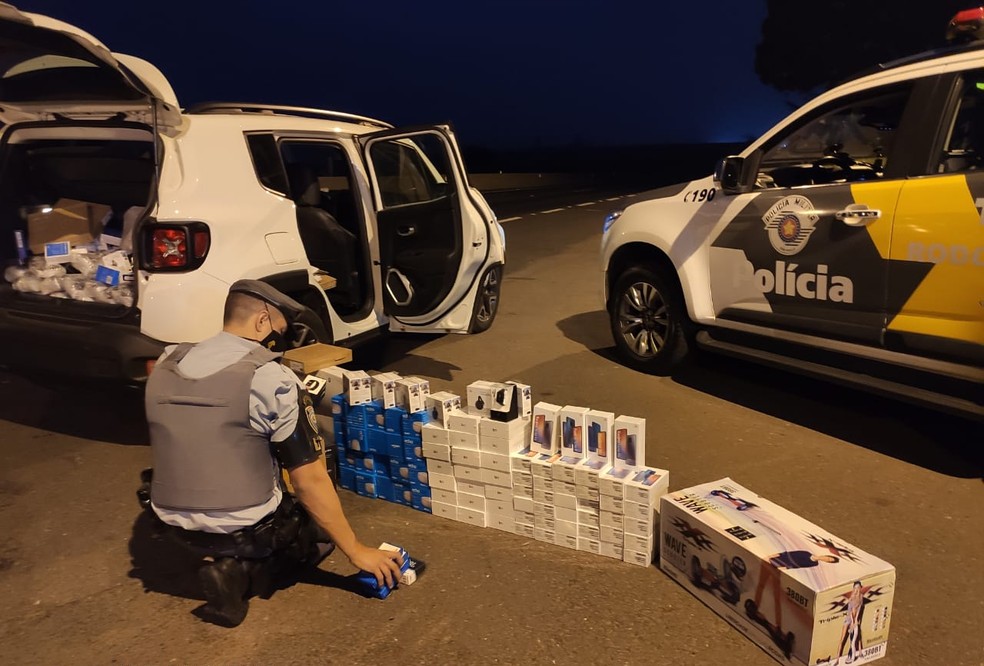 Mercadorias sem nota fiscal foram apreendidas em Presidente Venceslau — Foto: Polícia Militar Rodoviária
