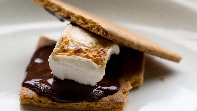 S’mores: doce americano de bolacha com chocolate e marshmallow (Foto: Flickr/Heather Katsoulis/Creative Commons)