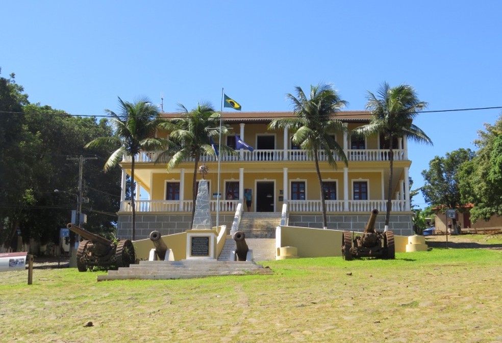 Repartições públicas, como Administração da Ilha que tem sede no Palácio São Miguel, não funcionam na sexta-feira (9) — Foto: Ana Clara Marinho/TV Globo