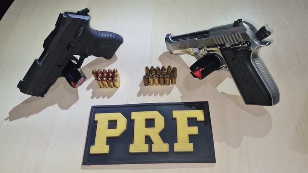 Armas apreendidas pela PRF — Foto: PRF/Divulgação