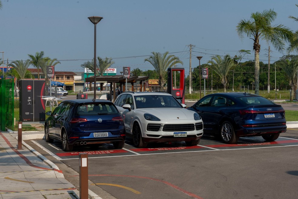 País tem apenas um posto de recarga ultrarrápido, de 350 kWh — Foto: Divulgação