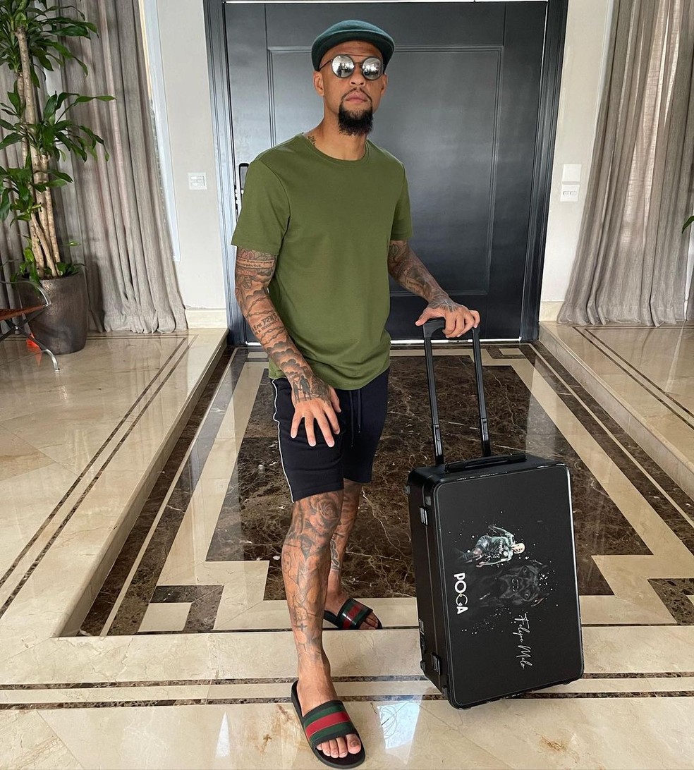 Felipe Melo j� curte f�rias ap�s se despedir do Palmeiras � Foto: Divulga��o